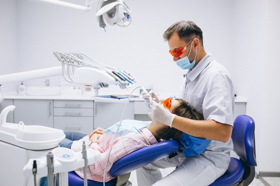 Discreet Invisalign clear aligners for straighter teeth at W12 Dental Shepherd’s Bush.